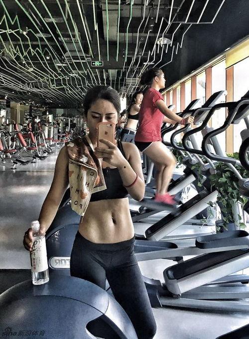健身美女纹身吃瓜视频,揭秘健身圈纹身文化背后的故事