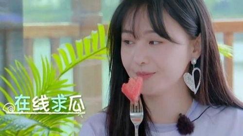 郑爽直播吃瓜,郑爽直播揭秘娱乐圈“吃瓜”幕后真相  第1张